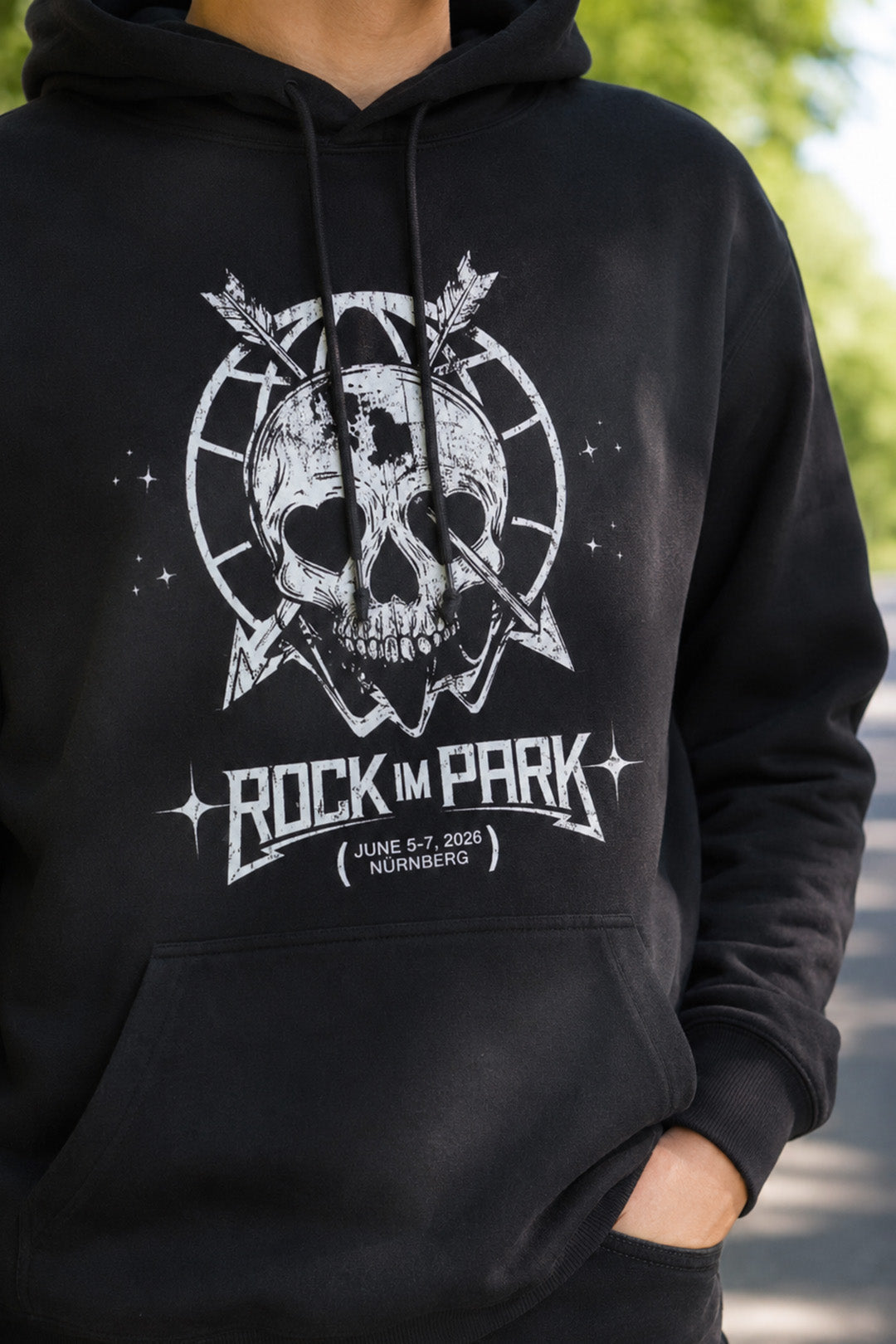 HOODIES & SWEATER
